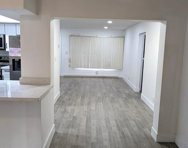 4906 Nw 53rd Court - Photo Thumbnail 9
