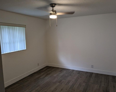 4906 Nw 53rd Court - Photo Thumbnail 15