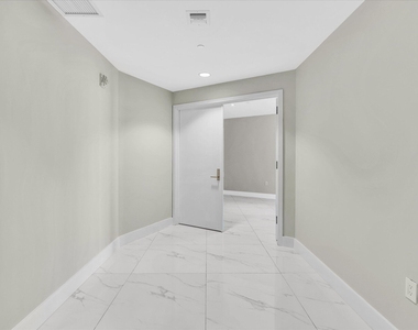 701 N Fort Lauderdale Beach Boulevard N - Photo Thumbnail 2