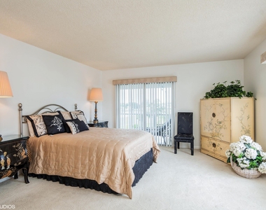 250 John F Kennedy Drive - Photo Thumbnail 4