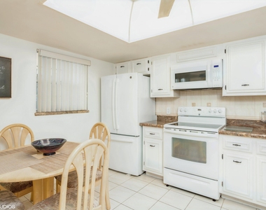250 John F Kennedy Drive - Photo Thumbnail 8
