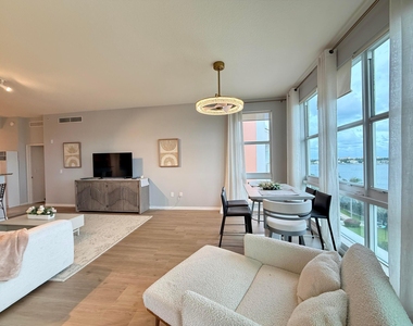 804 E Windward Way - Photo Thumbnail 17