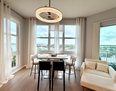 804 E Windward Way - Photo Thumbnail 6