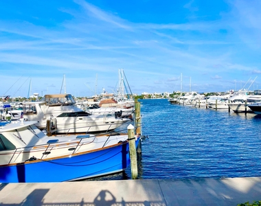 804 E Windward Way - Photo Thumbnail 2