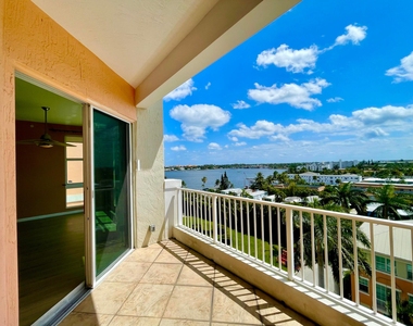 804 E Windward Way - Photo Thumbnail 1