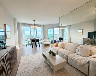 804 E Windward Way - Photo Thumbnail 5