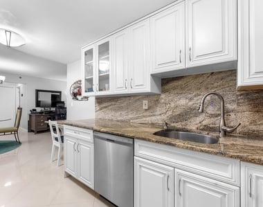 3215 S Ocean Boulevard - Photo Thumbnail 7
