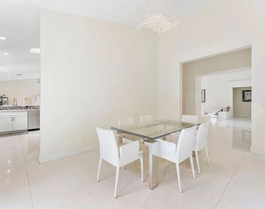 4551 Nw 26th Place - Photo Thumbnail 15