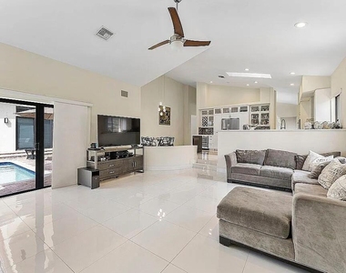 4551 Nw 26th Place - Photo Thumbnail 27