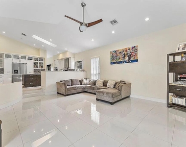 4551 Nw 26th Place - Photo Thumbnail 25