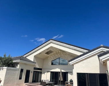 4551 Nw 26th Place - Photo Thumbnail 2