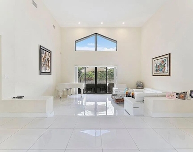 4551 Nw 26th Place - Photo Thumbnail 32