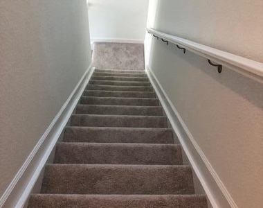 229 Se Woodbark Street - Photo Thumbnail 8