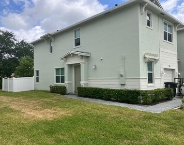 229 Se Woodbark Street - Photo Thumbnail 1