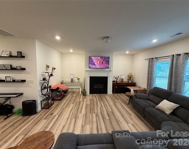 4680 Courtney Creek - Photo Thumbnail 4