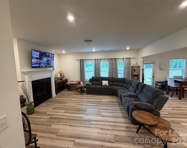 4680 Courtney Creek - Photo Thumbnail 3