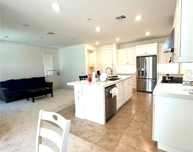 1657 Rosewell Rd - Photo Thumbnail 5
