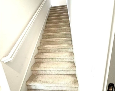 1657 Rosewell Rd - Photo Thumbnail 9