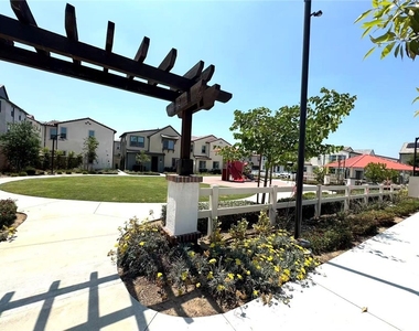1657 Rosewell Rd - Photo Thumbnail 1