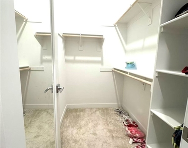 1657 Rosewell Rd - Photo Thumbnail 12