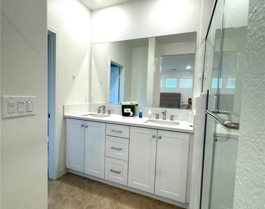 1657 Rosewell Rd - Photo Thumbnail 13