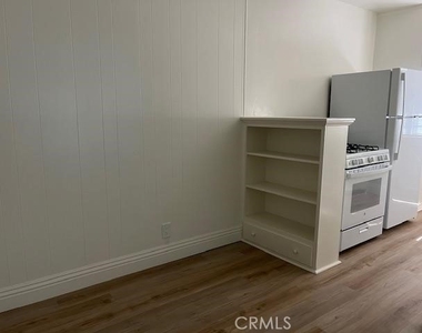3370 Barham Boulevard - Photo Thumbnail 2