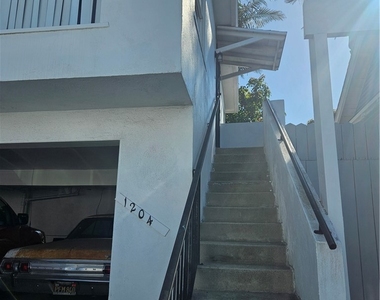1204 Bonnie Brae - Photo Thumbnail 1