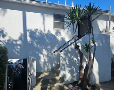 1204 Bonnie Brae - Photo Thumbnail 2