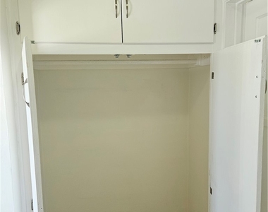 1204 Bonnie Brae - Photo Thumbnail 6