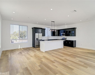 3018 West Boulevard - Photo Thumbnail 1