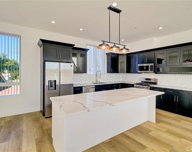 3018 West Boulevard - Photo Thumbnail 12