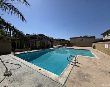 16748 Cedarwood Cir S - Photo Thumbnail 11