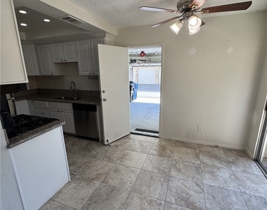 16748 Cedarwood Cir S - Photo Thumbnail 4
