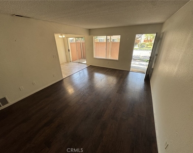 16748 Cedarwood Cir S - Photo Thumbnail 5