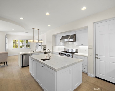 150 Sidney Bay - Photo Thumbnail 13