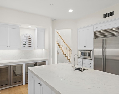 150 Sidney Bay - Photo Thumbnail 15