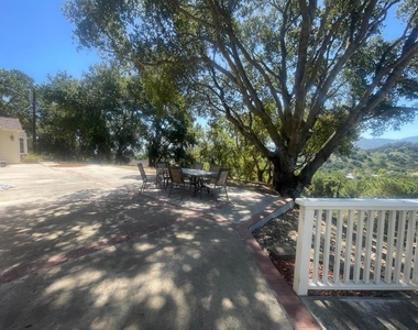 22505 Rolling Hills Road - Photo Thumbnail 4