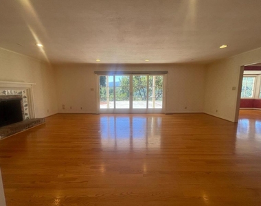 22505 Rolling Hills Road - Photo Thumbnail 14