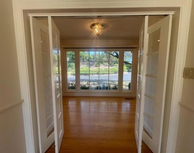 22505 Rolling Hills Road - Photo Thumbnail 13