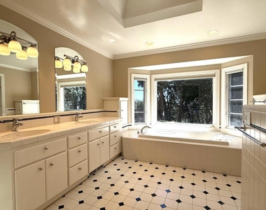 22505 Rolling Hills Road - Photo Thumbnail 16