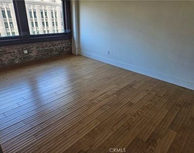 460 S Spring Street - Photo Thumbnail 26