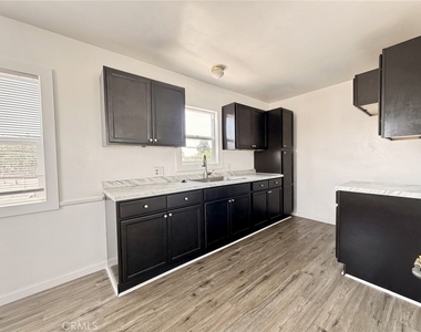 2433 W Beverly - Photo Thumbnail 5