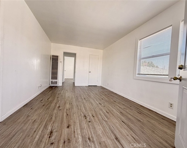 2433 W Beverly - Photo Thumbnail 2