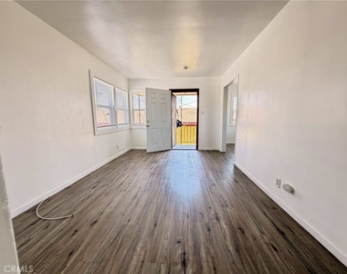 2433 W Beverly - Photo Thumbnail 10