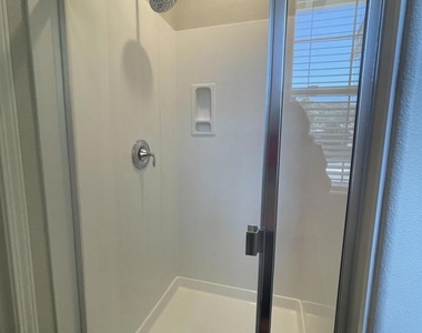 777 Country Club Dr - Photo Thumbnail 14