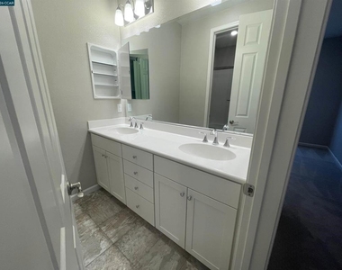 777 Country Club Dr - Photo Thumbnail 19