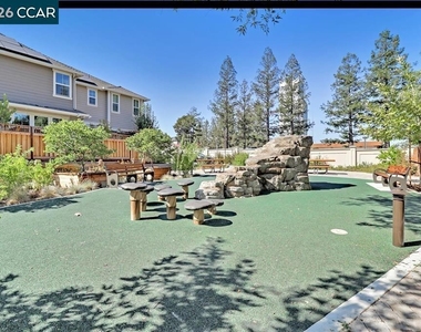 777 Country Club Dr - Photo Thumbnail 24