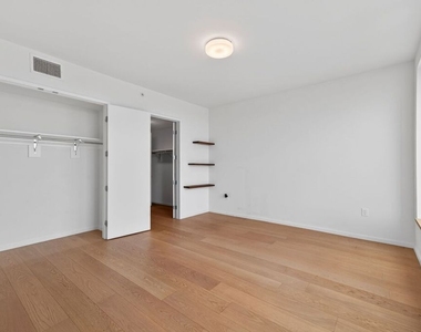 889 Francisco Street - Photo Thumbnail 9