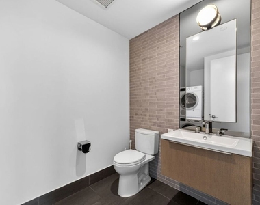 889 Francisco Street - Photo Thumbnail 20
