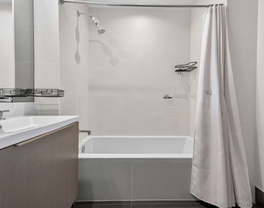 889 Francisco Street - Photo Thumbnail 13